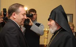 Губернатор Алтайского края встретился с главой Армянской Апостольской церкви 