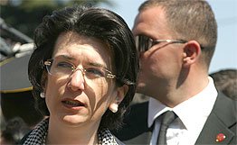 Бурджанадзе подала в суд на Саакашвили за клевет