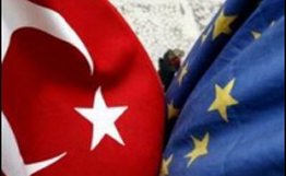 Евросоюз считает выборы в Турции тестом для армии на демократию