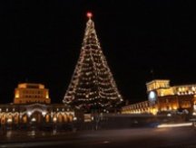 Экономический кризис сократил длину главной елки Армении на три метра: Дискурс недели